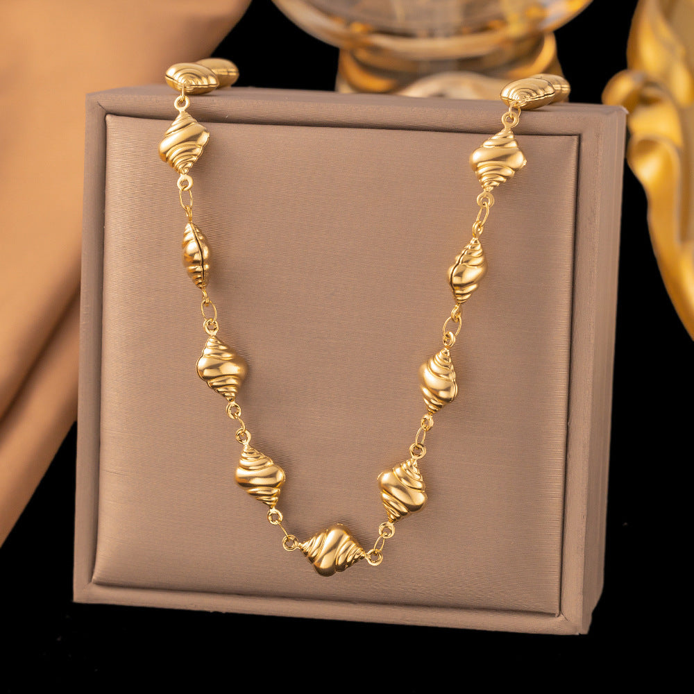 Conch Shell Pendant Necklace - Ocean Beach Jewelry for Women